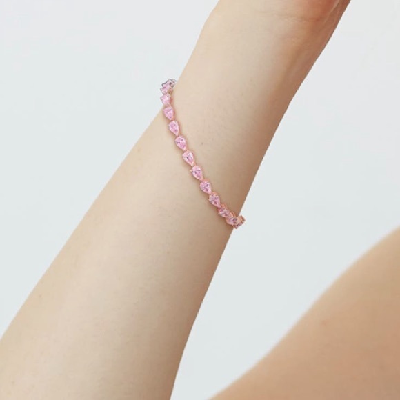 Delmar NWOT Lab created pink sapphire heart tennis bracelet - Picture 3 of 9